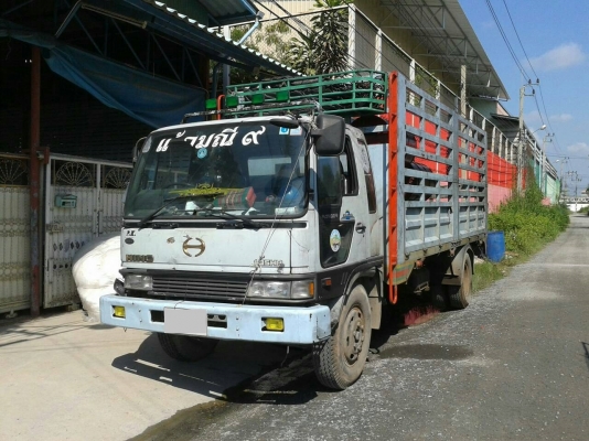 ขายรถบรรทุก 6 ล้อ HINO ยาว 6.5 เมตร พร้อมใช้งาน ขายรถบรรทุก 6 ล้อ HINO ยาว 6.5 เมตร พร้อมใช้งาน