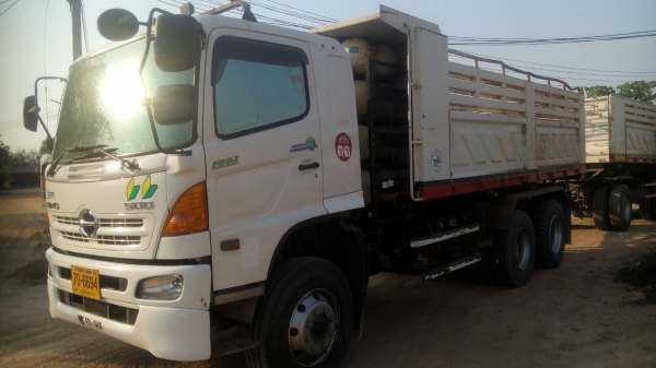 ขายรถ10ล้อดั๊มเครื่อง360แรงติดแก็สโรงงานพร้อมลูกดั๊ม3คานแท้ปี55