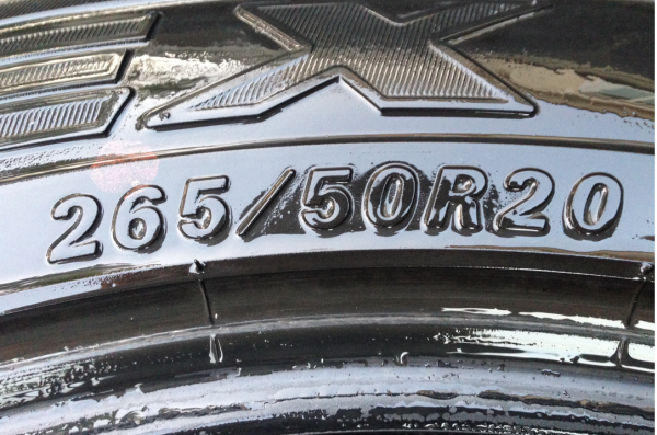 ยาง FALKEN 265 50 20 ปี12 ดอกสวย พร้อมใช้งาน ราคาไม่แพง