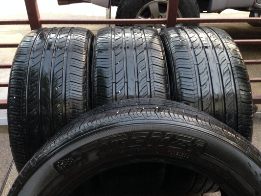 ยาง FIRENZA 265 50 20 สิ้นปี12 ดอกเต็ม พร้อมใช้งาน ราคาไม่แพง