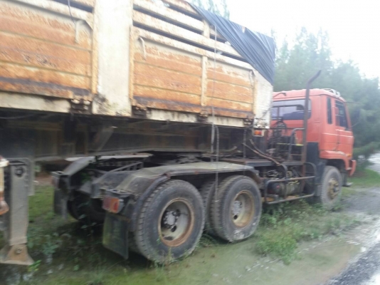 ขายรถบรรทุก 18 ล้อหัวลากหางเซมิดัมพ์ NISSAN CW431M 290 แรงม้าหางเซมิดัมพ์อู่ส.สุชัย 2 เพลา ราคา 850000