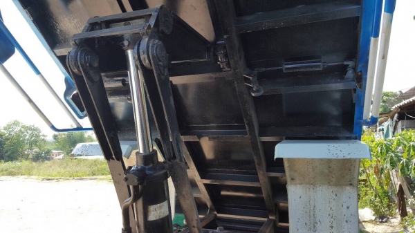 ขาย KM 777  เครื่อง WO4D - 117 แรง F หน้าหลัง เพาเวอร์ แอร์เย็น ภาษีเต็ม เล่มพร้อมโอน เครื่องดี คัชซีสวย รถสวยพร้อมใช้