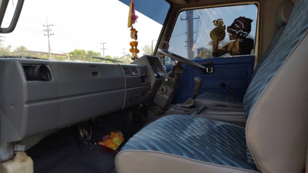 ขาย KM 777  เครื่อง WO4D - 117 แรง F หน้าหลัง เพาเวอร์ แอร์เย็น ภาษีเต็ม เล่มพร้อมโอน เครื่องดี คัชซีสวย รถสวยพร้อมใช้