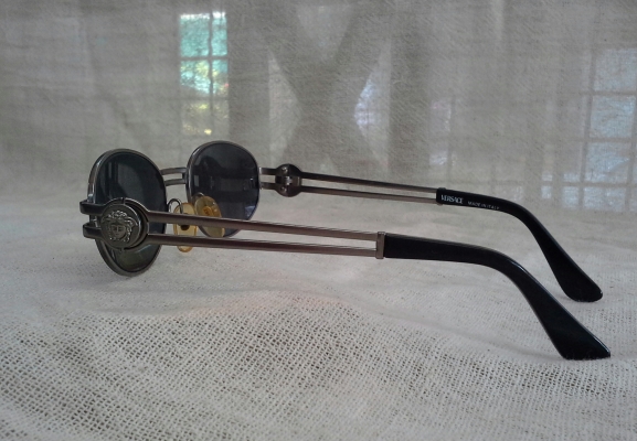 อัครมหาแว่นตาซุปเปอร์แบรนด์เนม 'เวอร์ซาเช่'  VERSACE made in Italy