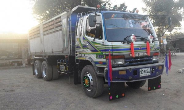 M6 ปี 46สวยๆมาอีกแล้วครับ ติดต่อ 0817796679 แชมป์ครับ