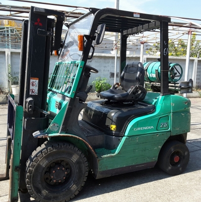 ขายฟอร์คลิฟท์ขนาด 2.5 ตัน เกียร์ออโต้ เสา 3 เมตร 0813535948