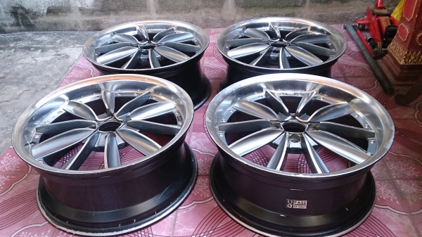 VIP Loop 17 กว้าง 7.5 ตามสภาพครับ 4500