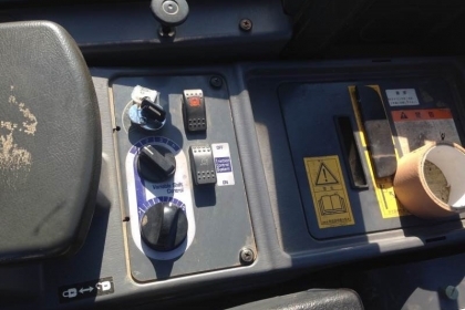 ขาย รถตัก KOMATSU WA 320-5 สภาพสวย ชั่วโมง 6พันกว่า นำเข้าจากญี่ปุ่น โทร. 090-986-2521 อ๊อบ ขาย รถตัก KOMATSU WA 320-5 สภาพสวย ชั่วโมง 6พันกว่า นำเข้าจากญี่ปุ่น โทร. 090-986-2521 อ๊อบ