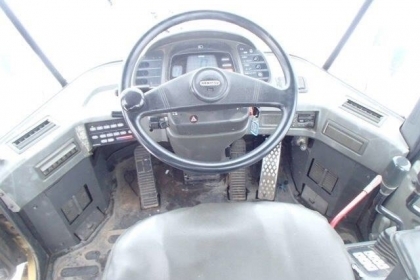 รถตักยอดนิยม KOMATSU WA 300-3 รถตักหิมะจากญี่ปุ่น ไม่ช้ำเลย เดิมๆ สวยมาก ใครหารุ่นนี้อยู่ไม่มีผิดหวัง โทร.090-986-2521 อ๊อบ