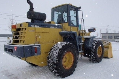 รถตักยอดนิยม KOMATSU WA 300-3 รถตักหิมะจากญี่ปุ่น ไม่ช้ำเลย เดิมๆ สวยมาก ใครหารุ่นนี้อยู่ไม่มีผิดหวัง โทร.090-986-2521 อ๊อบ