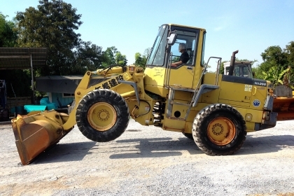 ราคาไม่แพง ต่อรองได้ KOMATSU WA200-3 นำเข้าจากญี่ปุ่น โทร.090-986-2521 อ๊อบ ราคาไม่แพง ต่อรองได้ KOMATSU WA200-3 นำเข้าจากญี่ปุ่น โทร.090-986-2521 อ๊อบ