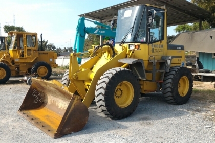 ราคาพิเศษสุดๆ KOMATSU WA 100-3 เครื่องยนต์ 6สูบ นำเข้าจากญี่ปุ่น 090-986-2521 อ๊อบ