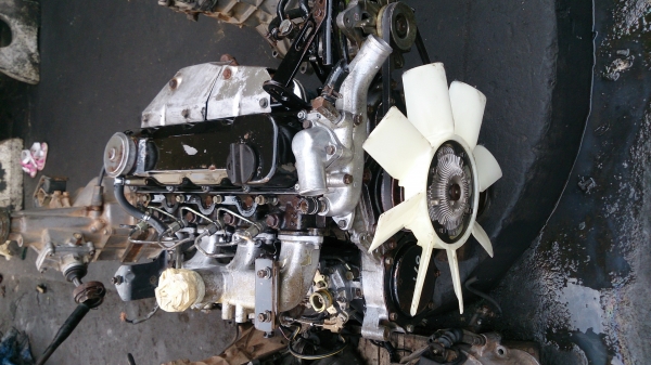 เครื่องนิสสัน. TD27 ตู้เครื่องสวยๆแน่นๆมีใบคุม