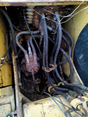 ขายแบคโฮ komatsu pc100-6