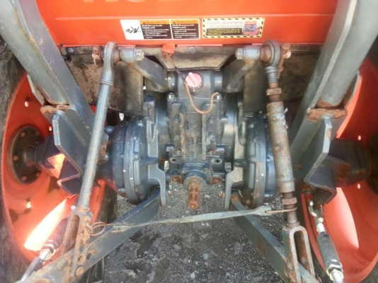 ขาย L4708 อุปกรณ์หน้า หลัง รถไร่ อยู่ สุรินทร์ คับ เล่มพร้อม 800 ชั่วโมง