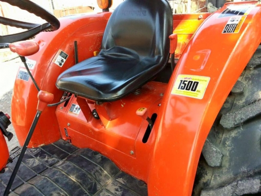 ขาย L4708 อุปกรณ์หน้า หลัง รถไร่ อยู่ สุรินทร์ คับ เล่มพร้อม 800 ชั่วโมง