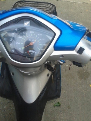 ขายลูกเดียว wave110iสตาทมือ หัวฉีด ปี2553 ราคาสุดคุ้มกันเลยคับ มีเล่มเอกสารครบ