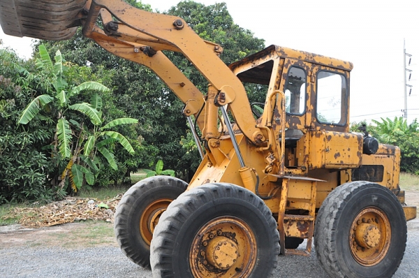 ขายรถตัก Komatsu JH30B ; รถเก่าญี่ปุ่น 100\%;  สภาพสวยพร้อมใช้งานได้ทันที สนใจติดต่อ 081-9485494