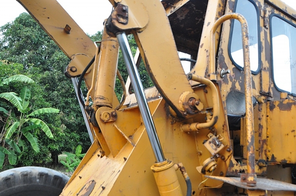 ขายรถตัก Komatsu JH30B ; รถเก่าญี่ปุ่น 100\%;  สภาพสวยพร้อมใช้งานได้ทันที สนใจติดต่อ 081-9485494