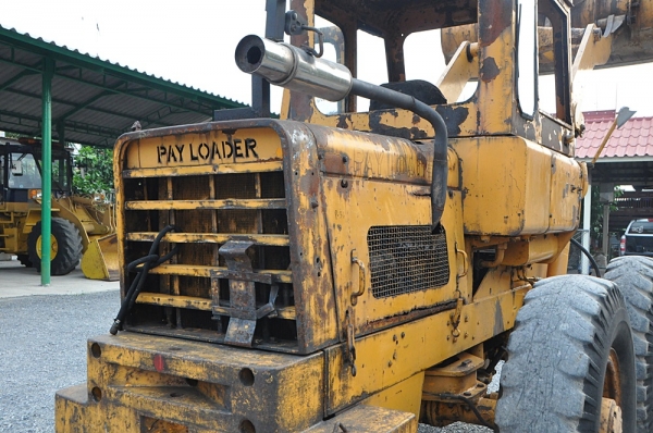 ขายรถตัก Komatsu JH30B ; รถเก่าญี่ปุ่น 100\%;  สภาพสวยพร้อมใช้งานได้ทันที สนใจติดต่อ 081-9485494