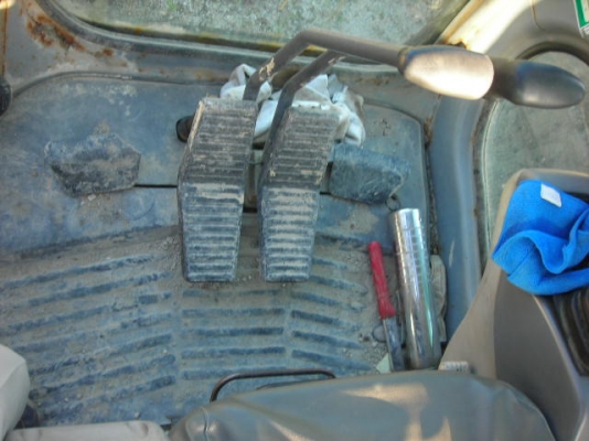 เก่านอก KOBELCO SK200LC-3 (15m) เก่านอก KOBELCO SK200LC-3 (15m)