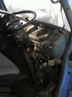 ISUZU ELF 74 แรง รถบรรทุกหกล้อ กระบะเหล็กความยาว 4.30 เมตรสภาพดีพร้อมใช้งานได้เลยครับ เครื่องยนต์แรงดีไม่แตกเยิ้ม ภายในเก๋งคอนโซลครบพร้อม พวงมาลัยธรรมดา เบาะไม่ขาด พื้นเก๋งไม่ผุ ช่วงล่างคัชซีไม่มีบวม ยาง 7.50 ขอบ 16 สภาพดีประมาณ 60\% เอกสารทะเบียนชุดโอนครบ