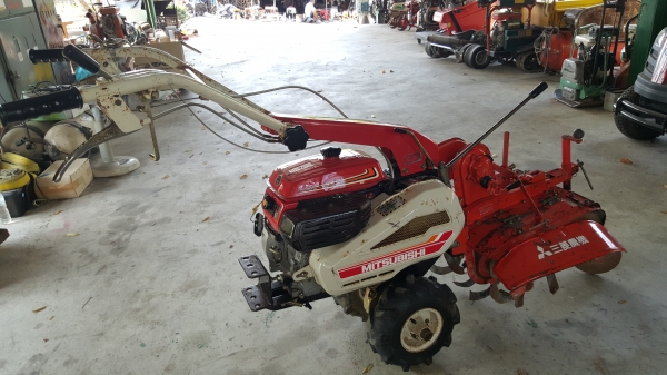 รถพรวนดินสาดออกข้าง