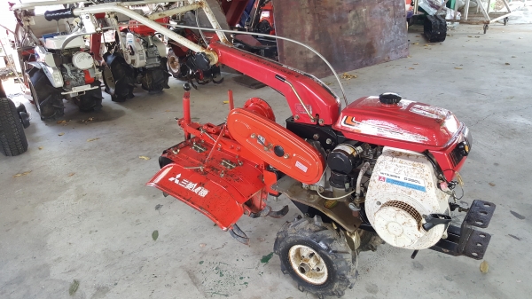 รถพรวนดินสาดออกข้าง