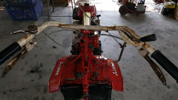 รถพรวนดินสาดออกข้าง