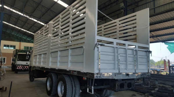 (ขายเฉพาะหัวคัซซี)10ล้อเพลาเดียวยาว7.50ม HINO 500-260แรงม้าปี53 (ขายเฉพาะหัวคัซซี)10ล้อเพลาเดียวยาว7.50ม HINO 500-260แรงม้าปี53