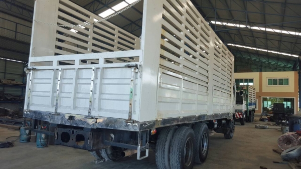 (ขายเฉพาะหัวคัซซี)10ล้อเพลาเดียวยาว7.50ม HINO 500-260แรงม้าปี53 (ขายเฉพาะหัวคัซซี)10ล้อเพลาเดียวยาว7.50ม HINO 500-260แรงม้าปี53