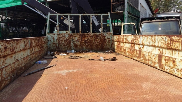 ขายเรียบร้อย ครับ หกล้อ อีซูซุ ร็อค FTR32LY 195นางฟ้า ติดเฮียบ พับ 5ตัน สภาพดีมากๆสวยจัดเดิมทั้งคัน รถห้างแท้ ทะเบียนพร้อมโอน