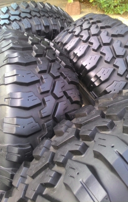 14800 ยางMud 265/75/16 สวยๆ