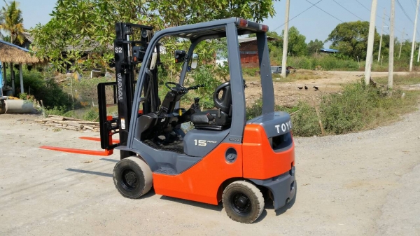 ขายด่วนรถยก TOYOTA 8FGตันใหม่ล่าสูดยก1.5ตันเสาสูง3เมตรงาสไลยร์ได้ยางตัน4เส้นรถนอกยังไม่เคยใช้งานในเมืองไทยเลย=รุ่นใหม่ขายถูกๆๆ