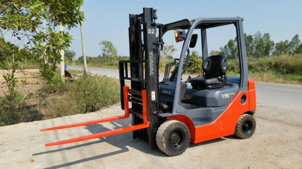 ขายด่วนรถยก TOYOTA 8FGตันใหม่ล่าสูดยก1.5ตันเสาสูง3เมตรงาสไลยร์ได้ยางตัน4เส้นรถนอกยังไม่เคยใช้งานในเมืองไทยเลย=รุ่นใหม่ขายถูกๆๆ