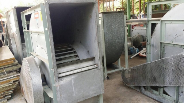 โบลเวอร์ สินค้าใหม่เพิ่งเข้าวันนี้ครับ !! สภาพพร้อมใช้ สภาพดี การันตีจากร้านวินิตร