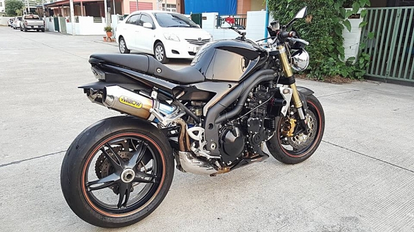 ขาย Triumph Speed triple 1050 ปี2008 ราคาเบาๆ