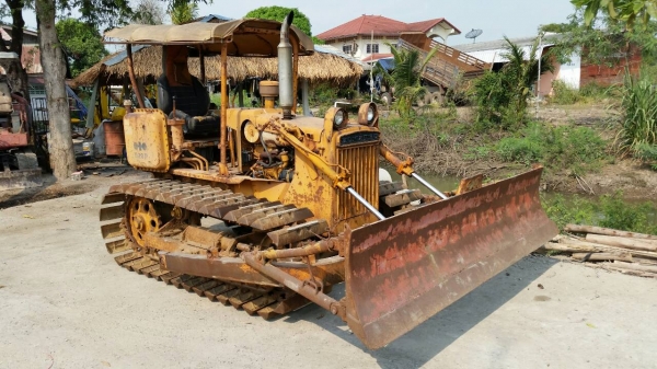 ขายด่วนรถแทรกเตอร์KOMATSU ดี2-3รถนอกเพิ่งนำเข้ามายังไม่เคยใช้งานในเมืองไทยเลย