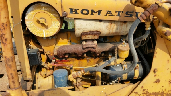 ขายด่วนรถแทรกเตอร์KOMATSU ดี2-3รถนอกเพิ่งนำเข้ามายังไม่เคยใช้งานในเมืองไทยเลย