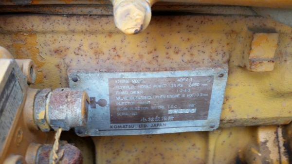 ขายด่วนรถแทรกเตอร์KOMATSU ดี2-3รถนอกเพิ่งนำเข้ามายังไม่เคยใช้งานในเมืองไทยเลย