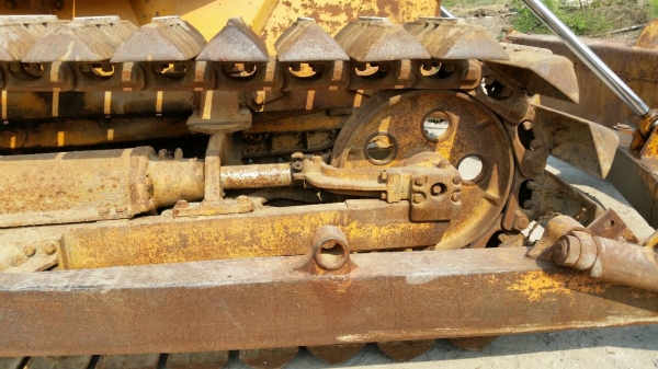 ขายด่วนรถแทรกเตอร์KOMATSU ดี2-3รถนอกเพิ่งนำเข้ามายังไม่เคยใช้งานในเมืองไทยเลย