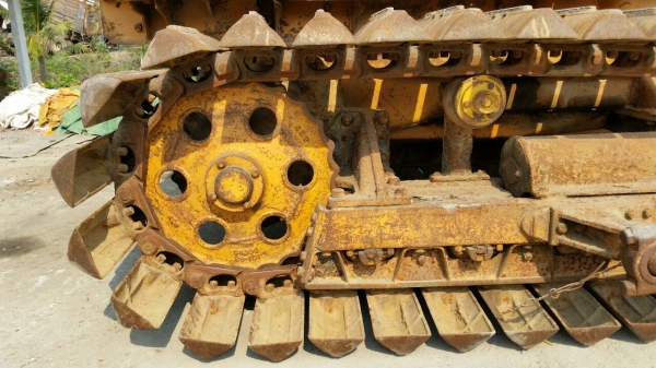 ขายด่วนรถแทรกเตอร์KOMATSU ดี2-3รถนอกเพิ่งนำเข้ามายังไม่เคยใช้งานในเมืองไทยเลย