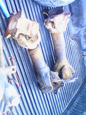 ขายเพลากำลัง hino ข้างละ  3500 โทร 0906208746