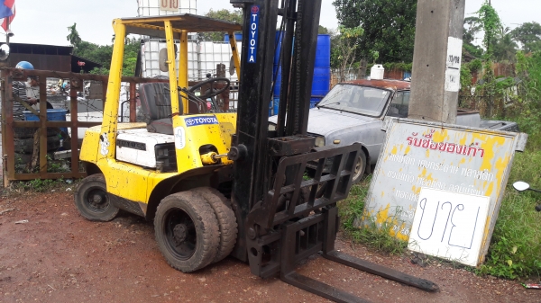 Toyota 2FD25 เครื่องโตโยต้าเดิมๆ ดีเซล เสาสูง 4 เมตร ยกได้ 2.5 ตัน ล้อคู่ จ.นราธิวาส