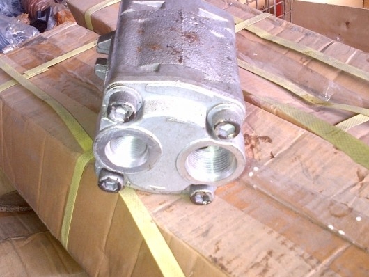 ขายปั้มไฮโดรลิกรถเครน 5 ตันราคา 6000 บาทโทร 0906208746