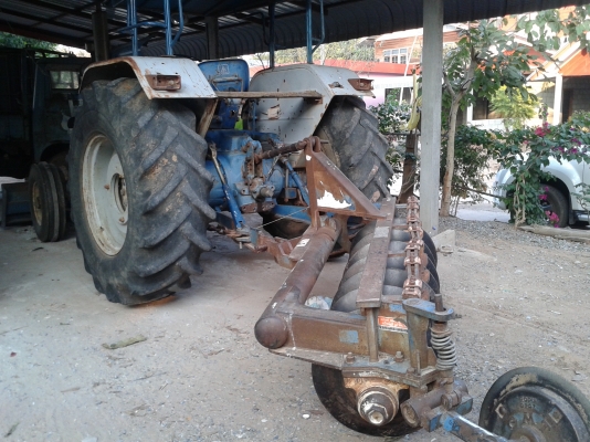 ขายฟอร์ด 6600เสื้อลาย อุปกรณ์พร้อมใช้ รถบ้านสวยๆ