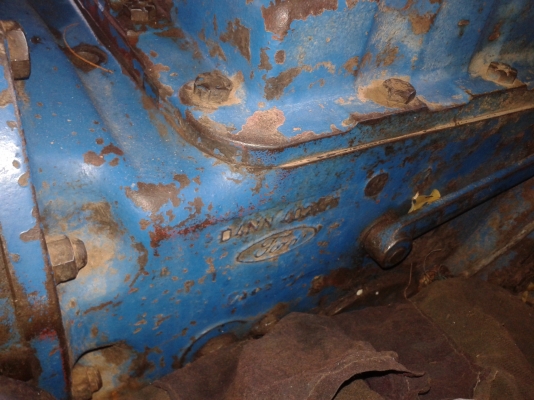 ขายฟอร์ด 6600เสื้อลาย อุปกรณ์พร้อมใช้ รถบ้านสวยๆ