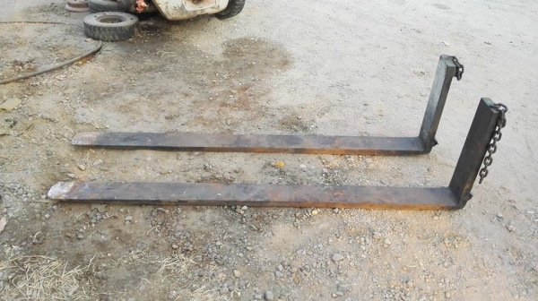 ==== SOLD ==== งาโฟล์คลิฟ ยาว 1.9 เมตร ใช้กับรถขนาด 2-3 ตัน สภาพสวยเดิมๆ พร้อมใช้งาน.