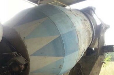 HINO ZM 260 HP EK100 รถโม่ปูน สิบล้อ 2 เพลา โม่ปูน 6 คิวสภาพดีพร้อมใช้งานได้เลยครับ เครื่องยนต์แรงดีเดิมๆภายในเก๋งคอนโซลสวยครบ พวงมาลัยเพาเวอร์ ระบบเบรคทริ๊ปฟี้ ช่วงล่างแน่น คัชซีใหญ่สวยไม่มีแตกบวม ยางสภาพดี 10 เส้นประมาณ 70\% พร้อมใช้งาน เอกสารทะเบียนชุดโ