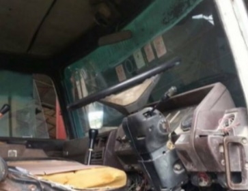 HINO ZM 260 HP EK100 รถโม่ปูน สิบล้อ 2 เพลา โม่ปูน 6 คิวสภาพดีพร้อมใช้งานได้เลยครับ เครื่องยนต์แรงดีเดิมๆภายในเก๋งคอนโซลสวยครบ พวงมาลัยเพาเวอร์ ระบบเบรคทริ๊ปฟี้ ช่วงล่างแน่น คัชซีใหญ่สวยไม่มีแตกบวม ยางสภาพดี 10 เส้นประมาณ 70\% พร้อมใช้งาน เอกสารทะเบียนชุดโ